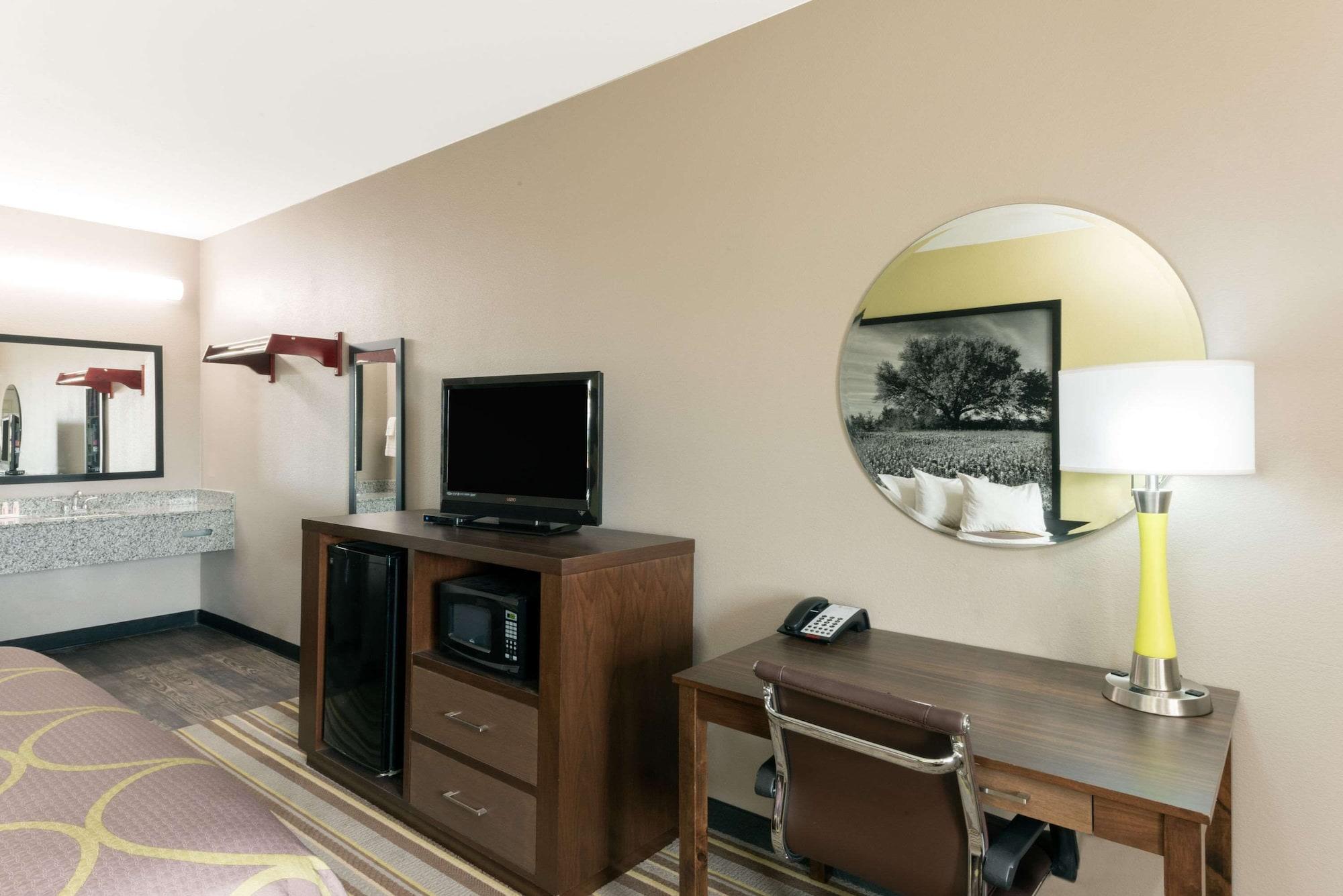 Super 8 by Wyndham Colorado City Exterior foto